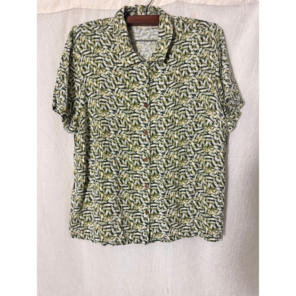 Linden Hill Button Up Women 2X Green Excellent Leaf Print Rayon Short Sleeve Top